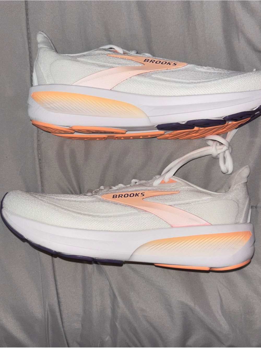 Brooks Women's White and Peach Running Sneakers